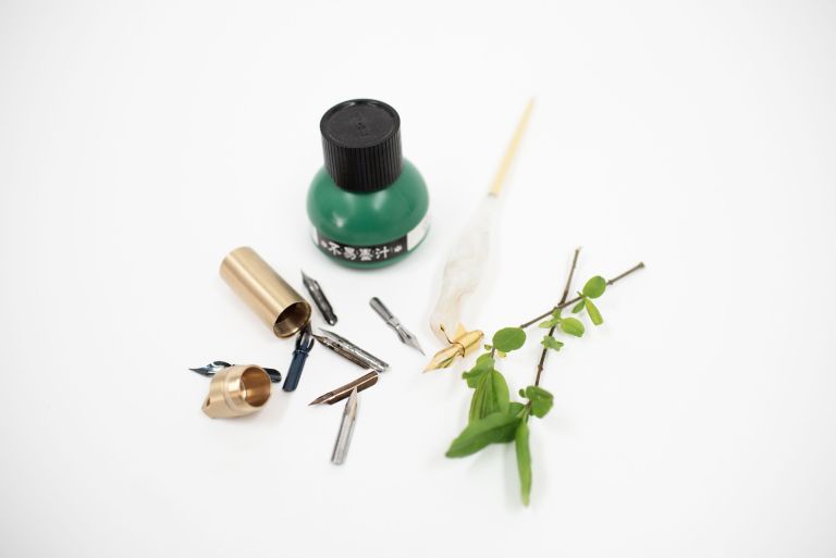 Photography by Gigi Kraus Artist Calligrapher Engraver Michelle Ramolete copy 768x513