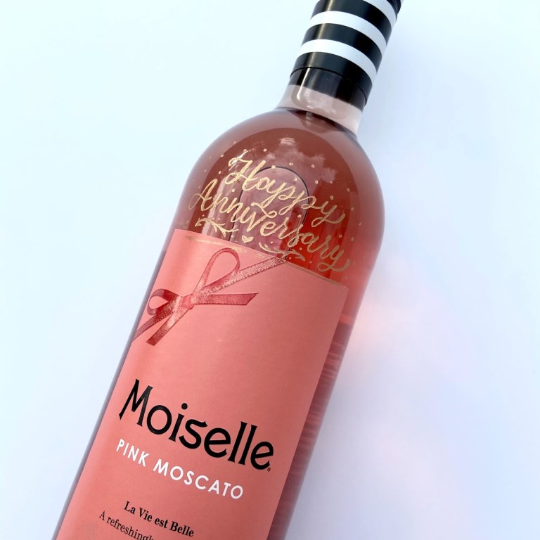Pink Moscato Wine Bottle 768x768